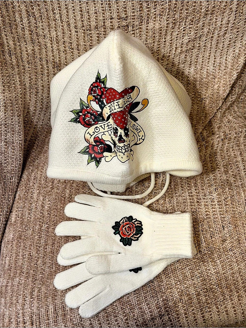Ed Hardy "Love Kills Slowly" White Balaclava/Hooded Scarf and Gloves Set.